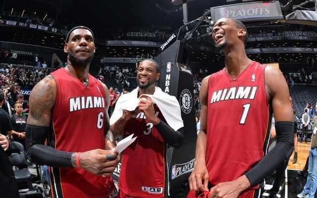  字母哥狂揽四十分雄鹿轻取尼克斯延续强势