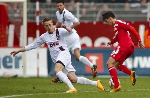  柏林赫塔顽强拼搏，补时阶段扳平拜仁保留希望