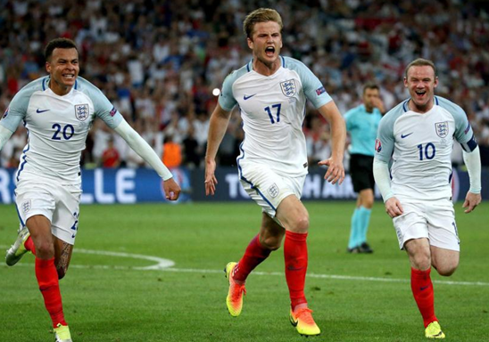  拉齐奥任意球配合精妙，阿尔贝托贴地斩洞穿球门